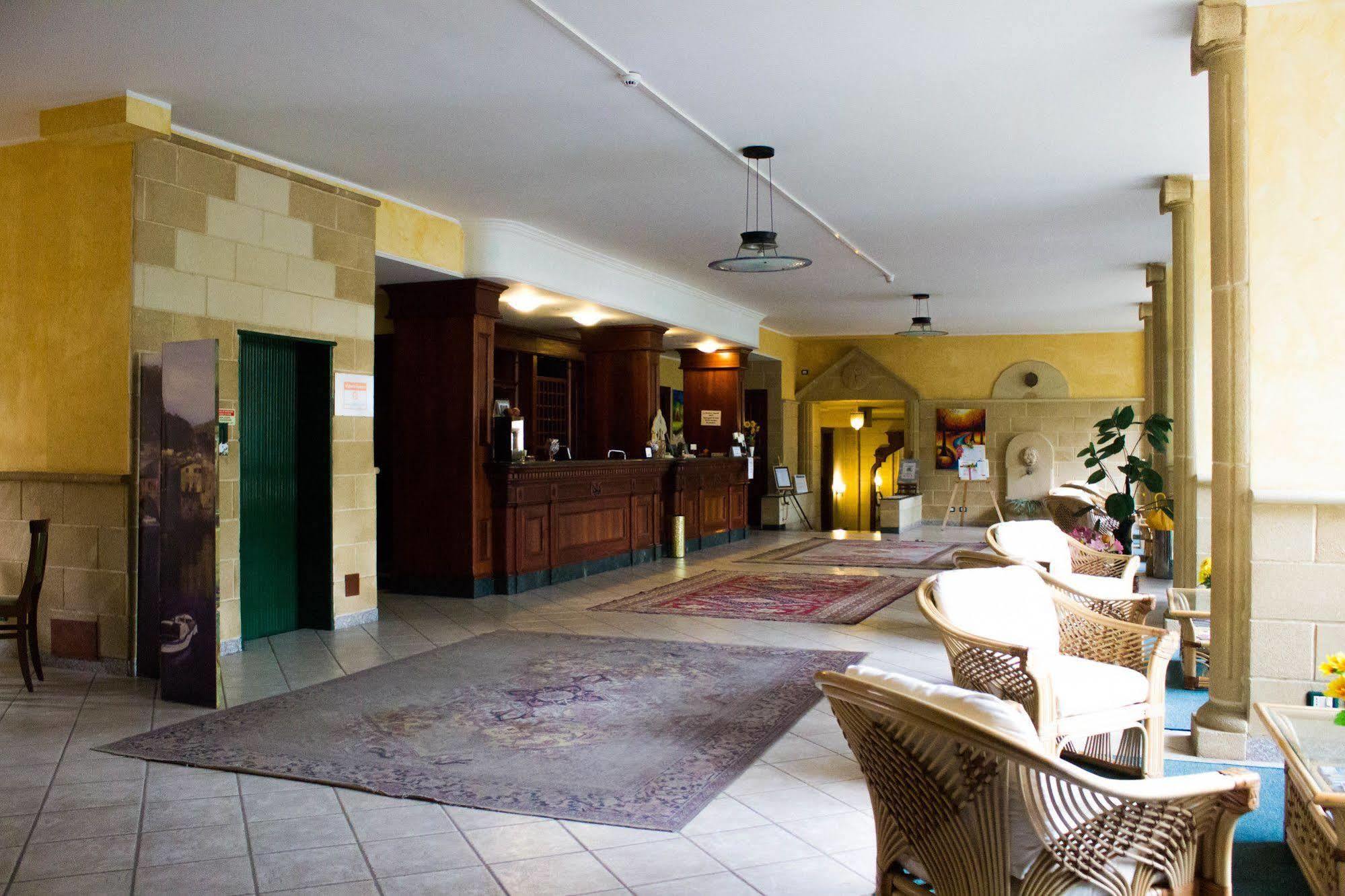 Hotel Salus Godiasco ภายนอก รูปภาพ