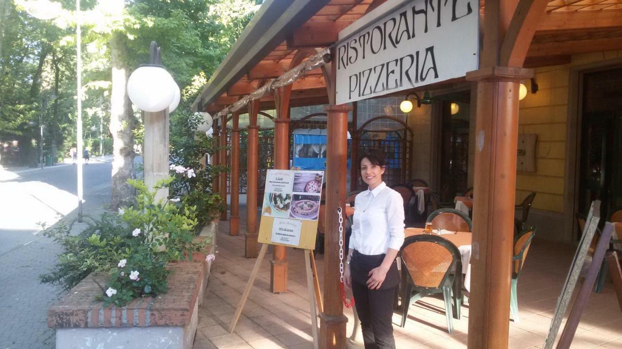 Hotel Salus ซาลิเช แตร์เม ภายนอก รูปภาพ